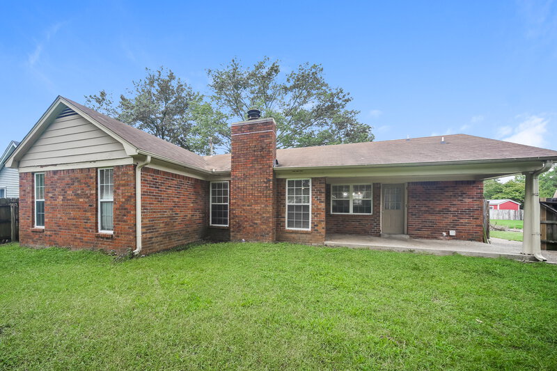 2,210/Mo, 3824 Isleworth Dr Memphis, TN 38125 Rear View 2