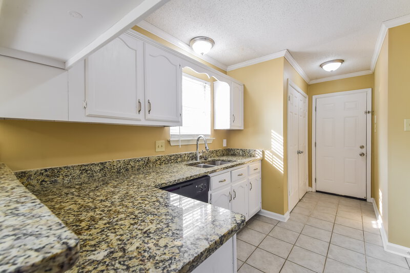 1,710/Mo, 2570 Appling Glen Dr Memphis, TN 38133 Kitchen View