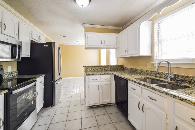 1,710/Mo, 2570 Appling Glen Dr Memphis, TN 38133 Kitchen View 2