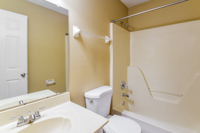 1,710/Mo, 2570 Appling Glen Dr Memphis, TN 38133 Bathroom View