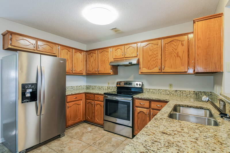 1,895/Mo, 2362 Oak Springs Dr Cordova, TN 38016 Kitchen View