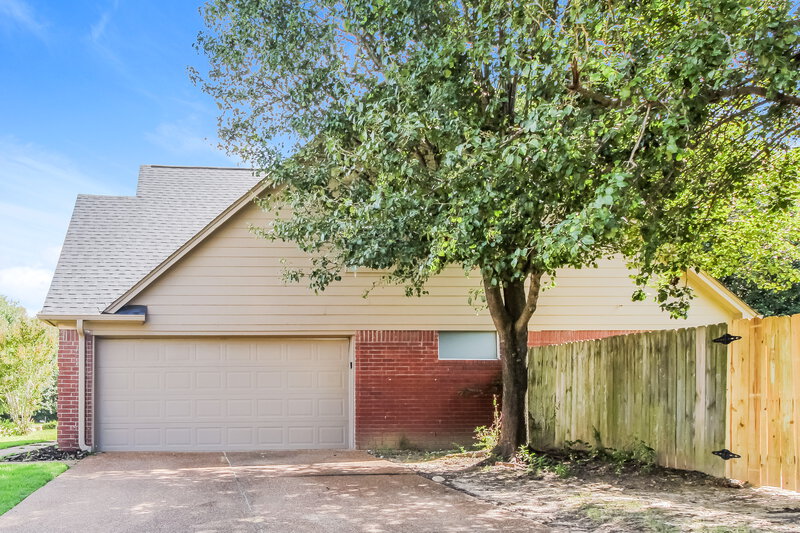 1,895/Mo, 2362 Oak Springs Dr Cordova, TN 38016 Side View