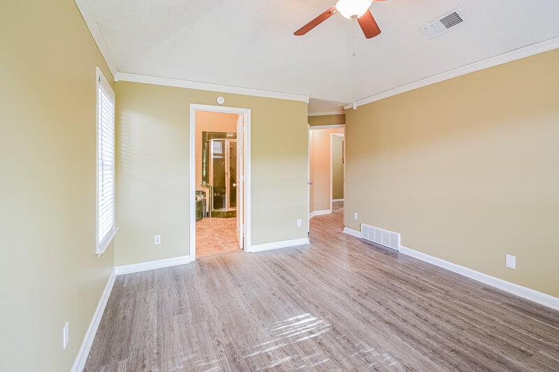 1,925/Mo, 430 N Ericson Rd Cordova, TN 38018 Main Bedroom View