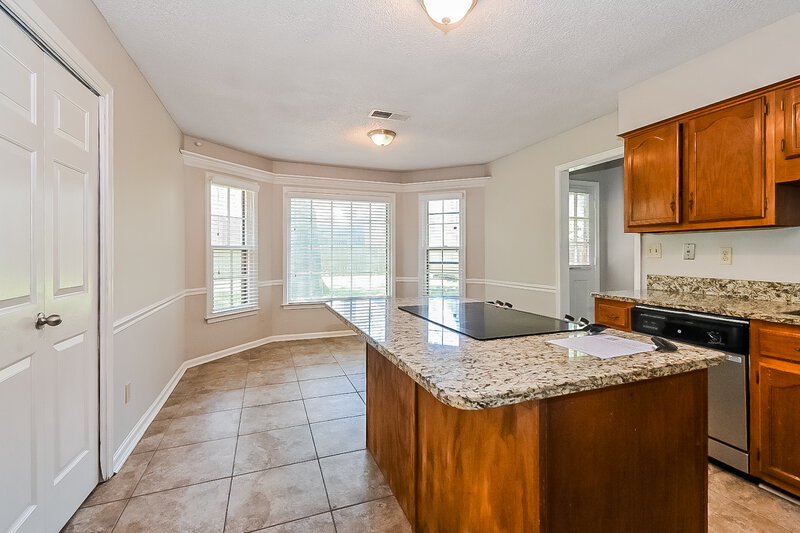 3,780/Mo, 7363 Richmond Rd Memphis, TN 38125 Kitchen View