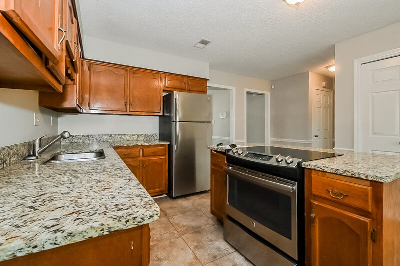 3,780/Mo, 7363 Richmond Rd Memphis, TN 38125 Kitchen View 2