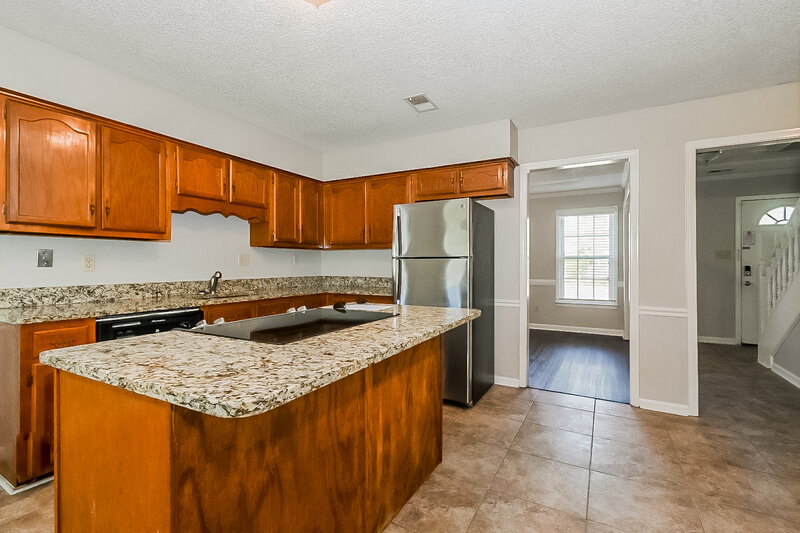 3,780/Mo, 7363 Richmond Rd Memphis, TN 38125 Kitchen View 3