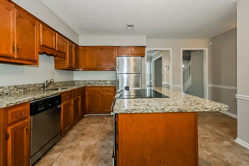 3,780/Mo, 7363 Richmond Rd Memphis, TN 38125 Kitchen View 4