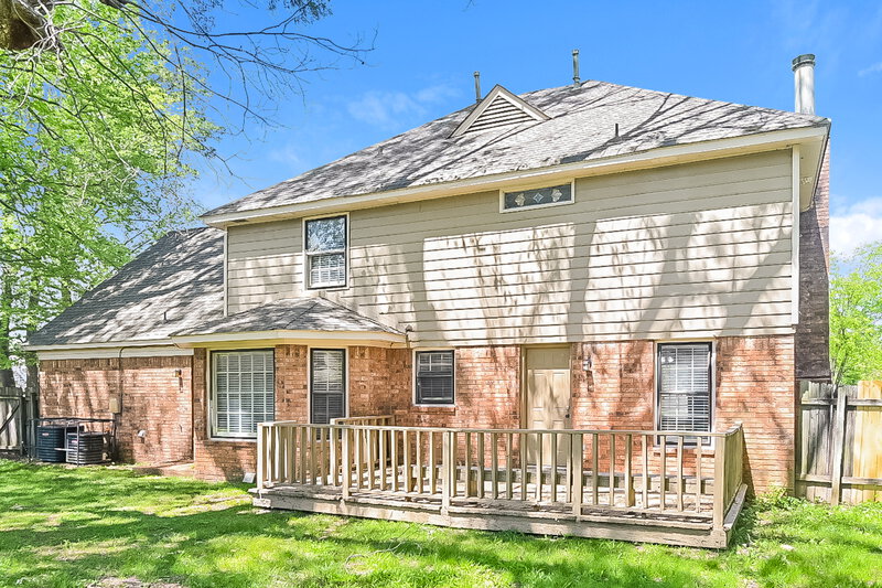 3,780/Mo, 7363 Richmond Rd Memphis, TN 38125 Rear View