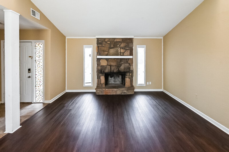 1,780/Mo, 7914 Terry Franklin Dr Bartlett, TN 38133 Living Room View 2
