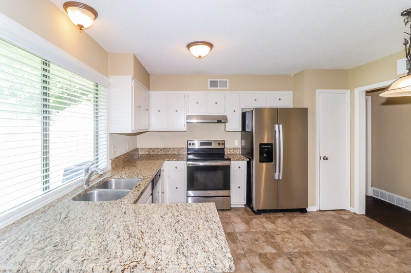 1,695/Mo, 7914 Terry Franklin Dr Bartlett, TN 38133 Kitchen View