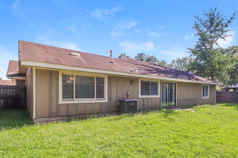 1,695/Mo, 7914 Terry Franklin Dr Bartlett, TN 38133 Rear View
