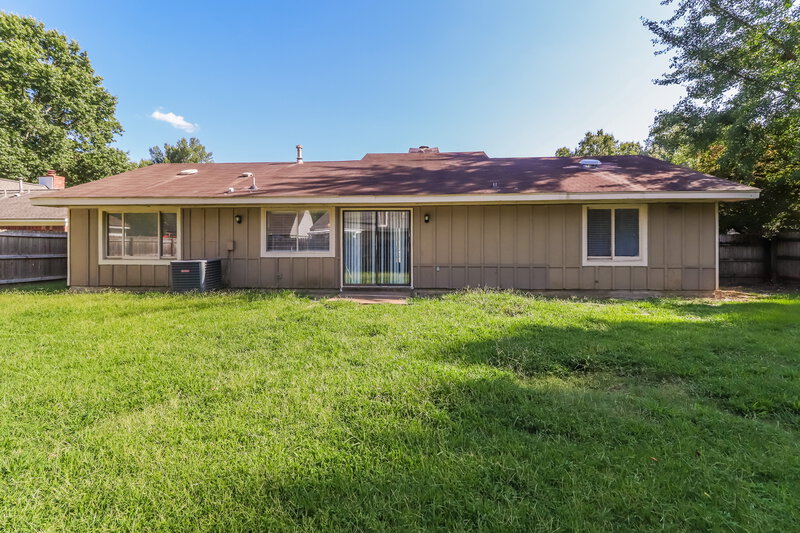 1,695/Mo, 7914 Terry Franklin Dr Bartlett, TN 38133 Rear View 2