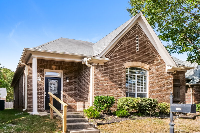 1,600/Mo, 1547 Wynne Grove Dr Cordova, TN 38016 Front View