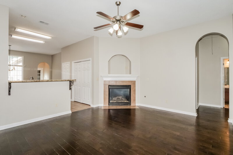 1,600/Mo, 1547 Wynne Grove Dr Cordova, TN 38016 Living Room View