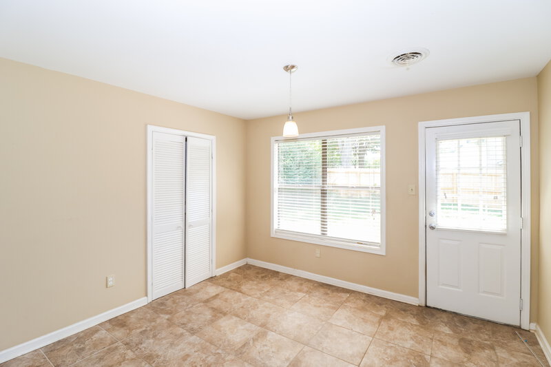 2,450/Mo, 6257 Sylva Rena Dr Memphis, TN 38134 Dining Room View