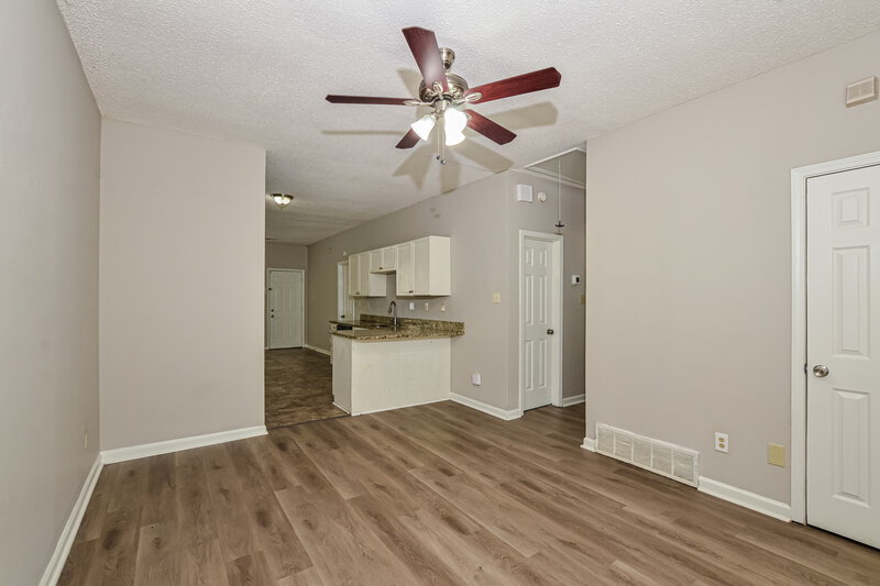 1,550/Mo, 3918 Autumn Harvest Ln Memphis, TN 38125 Living Room View 2