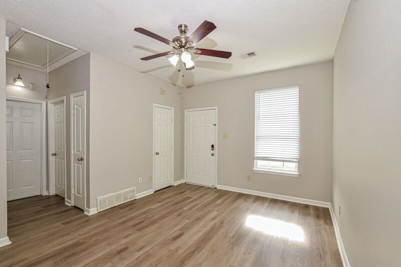 1,550/Mo, 3918 Autumn Harvest Ln Memphis, TN 38125 Living Room View 3