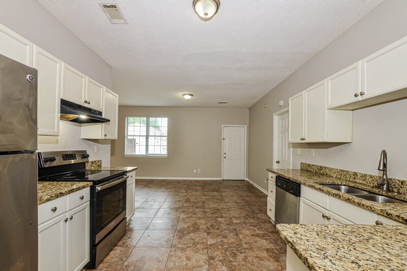 1,550/Mo, 3918 Autumn Harvest Ln Memphis, TN 38125 Kitchen View