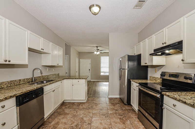 1,550/Mo, 3918 Autumn Harvest Ln Memphis, TN 38125 Kitchen View 2