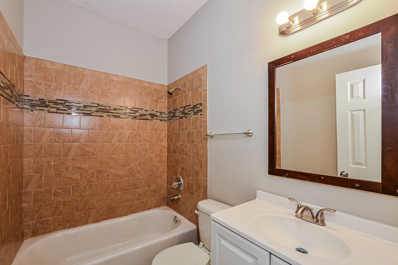 1,550/Mo, 3918 Autumn Harvest Ln Memphis, TN 38125 Main Bathroom View