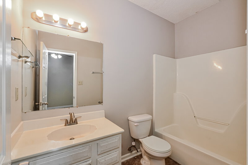 1,550/Mo, 3918 Autumn Harvest Ln Memphis, TN 38125 Bathroom View
