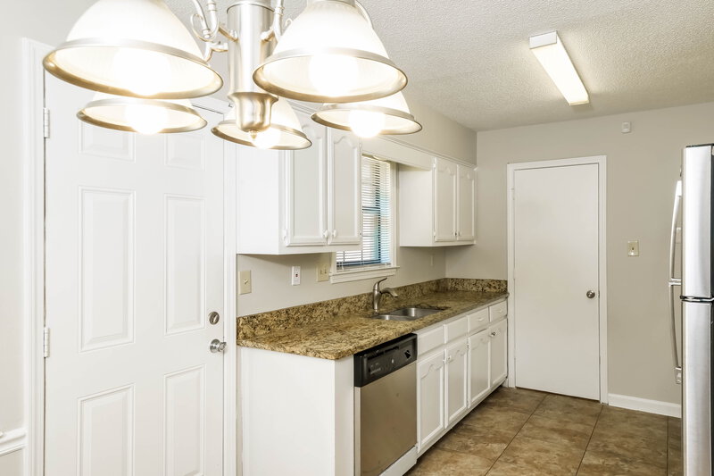 1,385/Mo, 4805 Gadwall Dr W Memphis, TN 38141 Dining Room View