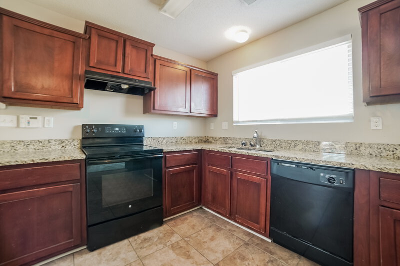 1,980/Mo, 10038 Chariden Dr Cordova, TN 38016 Kitchen View