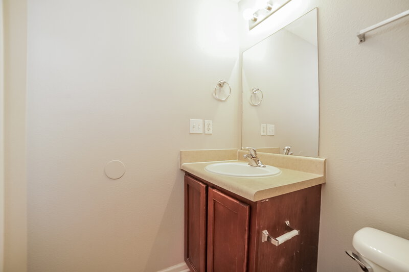 1,980/Mo, 10038 Chariden Dr Cordova, TN 38016 Bathroom View 2