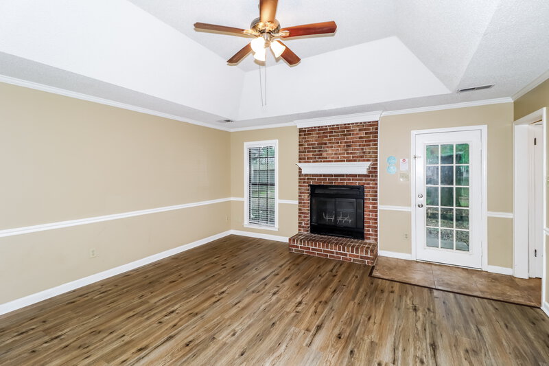 1,690/Mo, 5711 Redford Ave Memphis, TN 38135 Living Room View