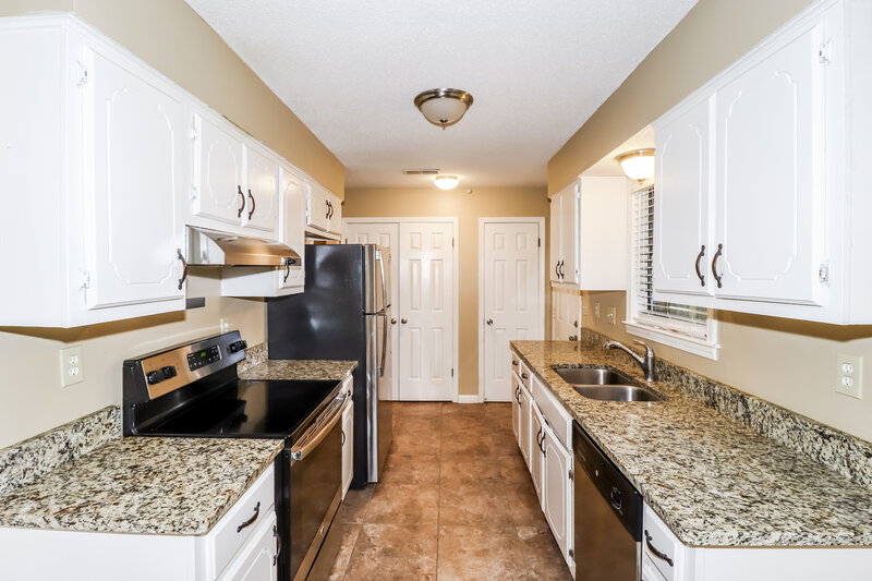 1,690/Mo, 5711 Redford Ave Memphis, TN 38135 Kitchen View