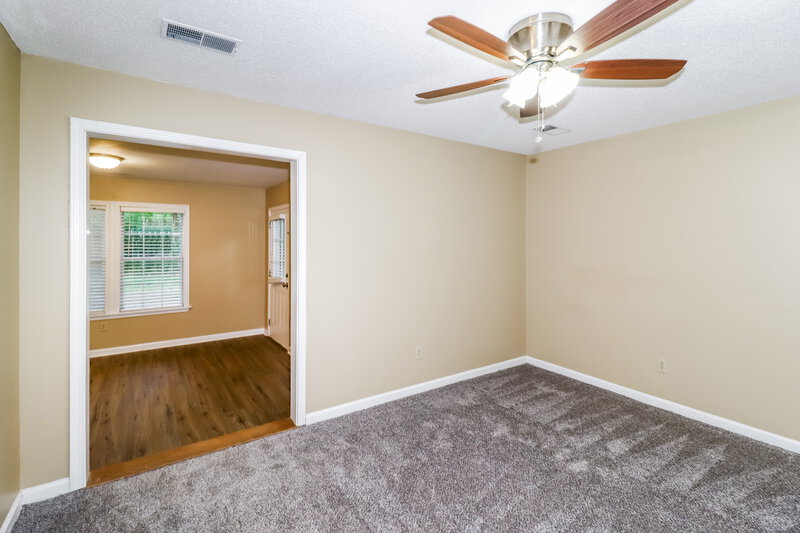 1,690/Mo, 5711 Redford Ave Memphis, TN 38135 Main Bedroom View