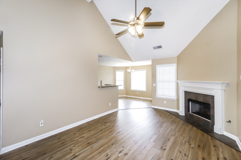 1,890/Mo, 1402 Leery Cove Cordova, TN 38016 Living Room View