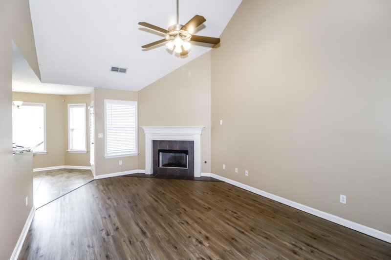 1,890/Mo, 1402 Leery Cove Cordova, TN 38016 Living Room View 2