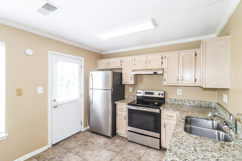 1,730/Mo, 8900 Fulton Cove Memphis, TN 38016 Kitchen View 2