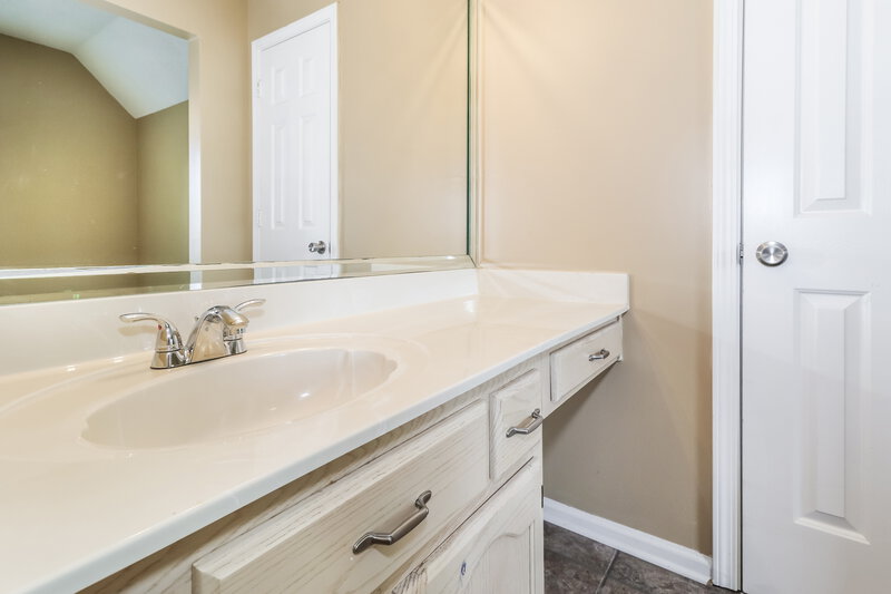1,730/Mo, 8900 Fulton Cove Memphis, TN 38016 Main Bathroom View