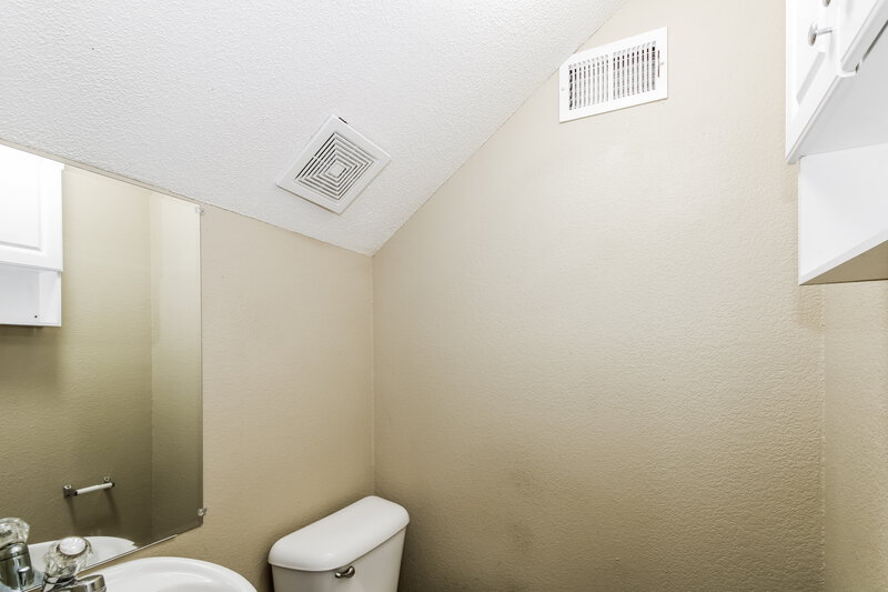 1,655/Mo, 10217 Cottage Farms Dr Cordova, TN 38016 Powder Room View