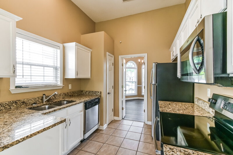 1,865/Mo, 10055 Bloomsbury Ave Cordova, TN 38016 Kitchen View 2