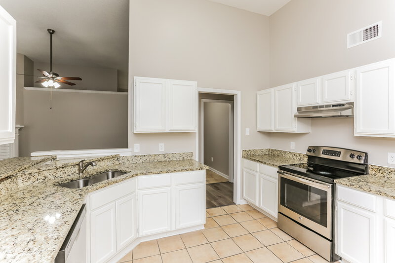2,340/Mo, 2785 Van Leer Dr Memphis, TN 38133 Kitchen View
