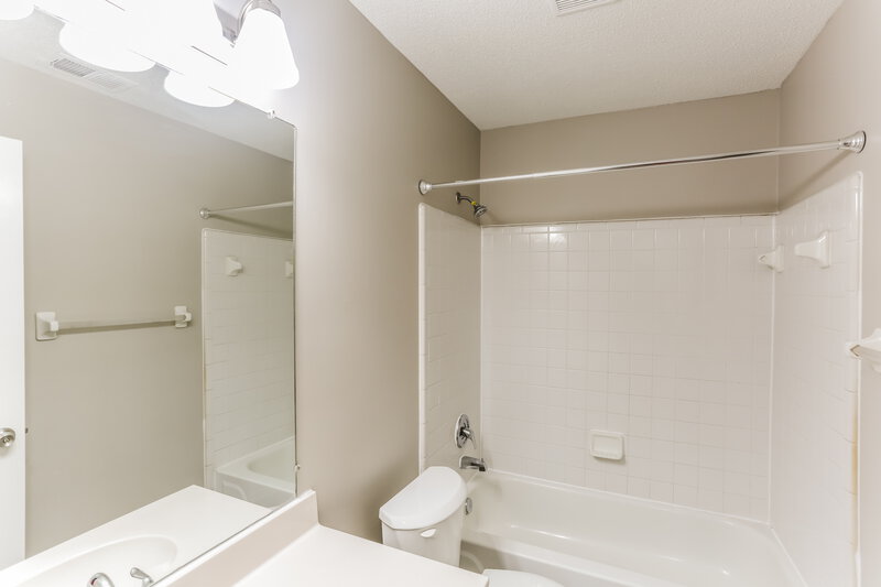2,340/Mo, 2785 Van Leer Dr Memphis, TN 38133 Bathroom View