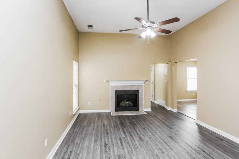 1,695/Mo, 2802 Maggie Woods Pl Arlington, TN 38002 Living Room View