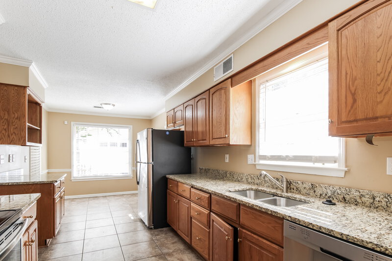 1,980/Mo, 2234 Webbing Dr Cordova, TN 38016 Kitchen View 2