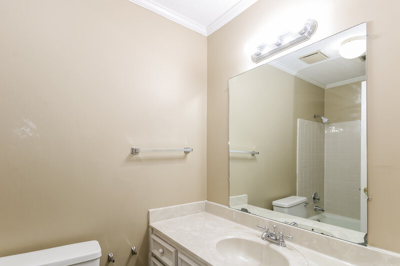 1,980/Mo, 2234 Webbing Dr Cordova, TN 38016 Main Bathroom View