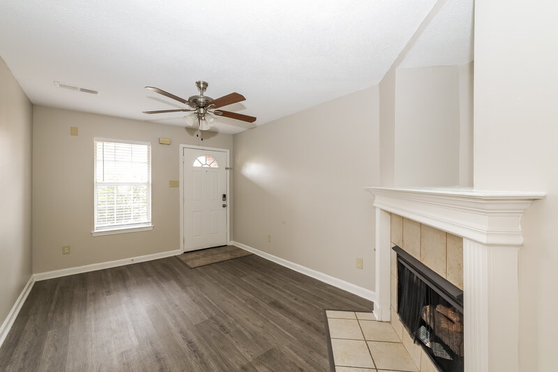 1,685/Mo, 1209 Calebs Ridge Dr Cordova, TN 38018 Living Room View 2