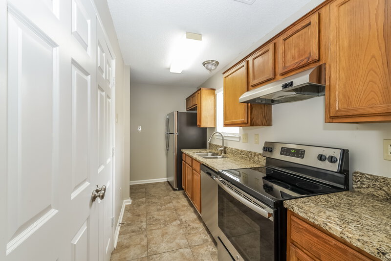 1,685/Mo, 1209 Calebs Ridge Dr Cordova, TN 38018 Kitchen View