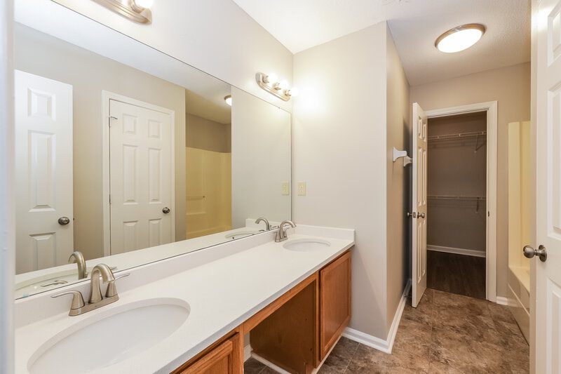 1,685/Mo, 1209 Calebs Ridge Dr Cordova, TN 38018 Main Bathroom View