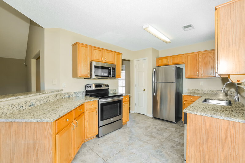 1,865/Mo, 6929 Country Walk Dr Cordova, TN 38018 Kitchen View 2