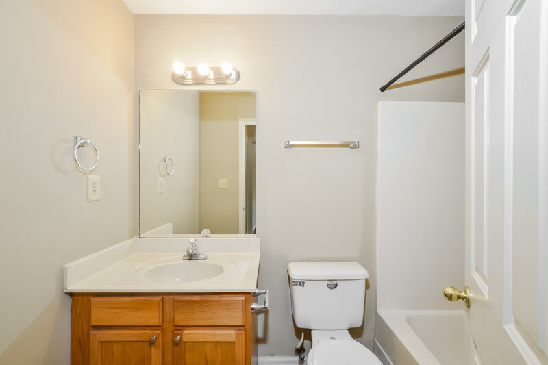 1,865/Mo, 6929 Country Walk Dr Cordova, TN 38018 Bathroom View