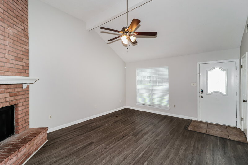 1,670/Mo, 7054 Brady Hill Dr Cordova, TN 38018 Living Room View
