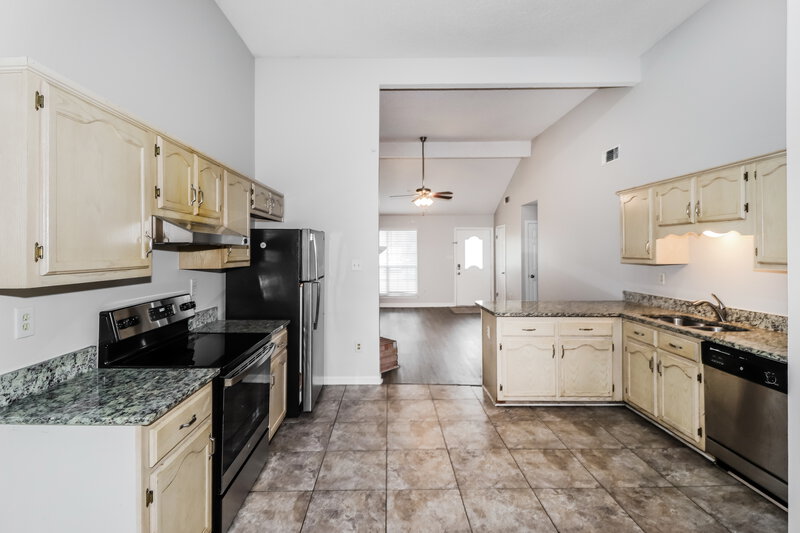 1,670/Mo, 7054 Brady Hill Dr Cordova, TN 38018 Kitchen View