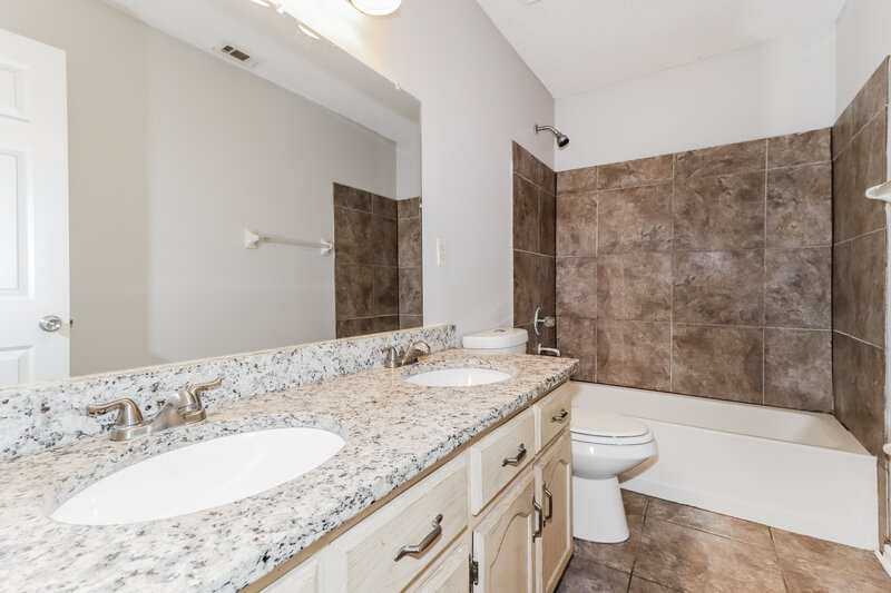 1,670/Mo, 7054 Brady Hill Dr Cordova, TN 38018 Bathroom View